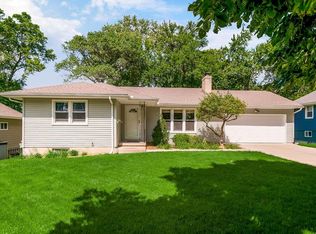 7834 Windsor St, Prairie Village, KS 66208