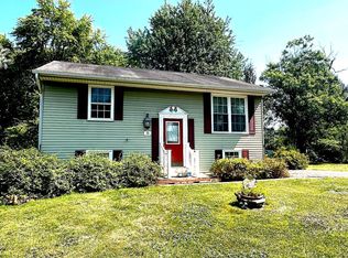 35 E Lakeview Dr, Littlestown, PA 17340
