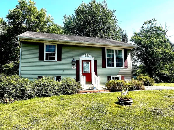 35 E Lakeview Dr, Littlestown, PA 17340