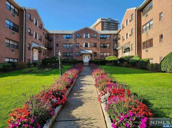 216 Prospect Ave, Hackensack, NJ 07601
