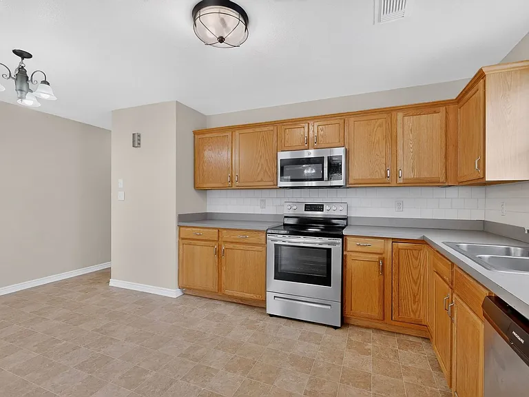117 W Wilson Ave — Photo 11
