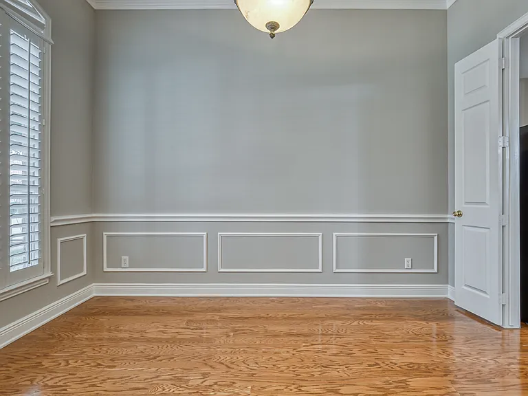 6533 Riveredge Dr — Photo 23