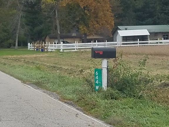 Exterior Neighborhood (street photo)