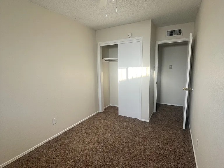 5761 Longview Dr — Photo 13
