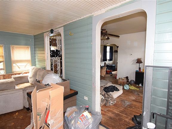 3rd image of 418 Virginia Ave