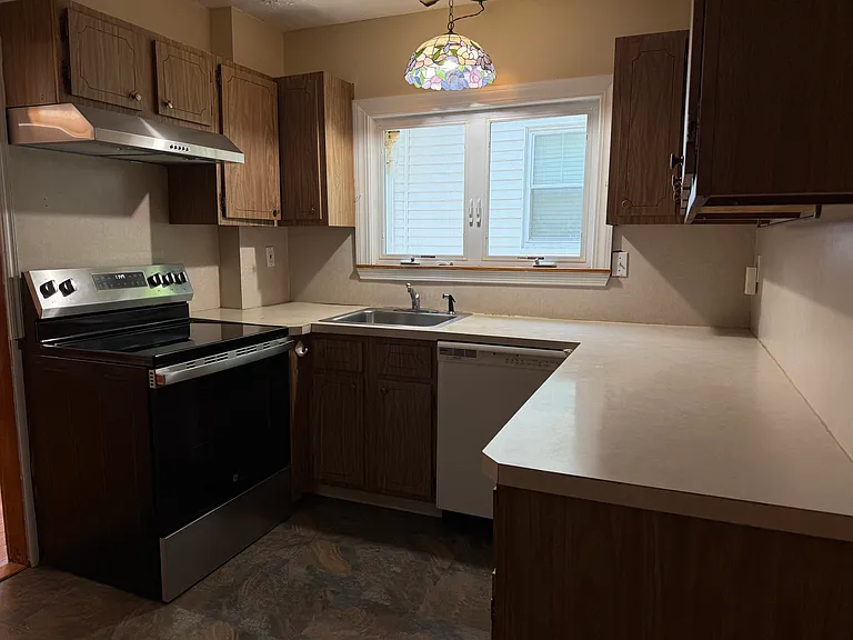 45 Walnut St #1 — Photo 8