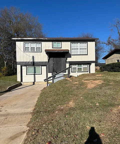 1521 Manorway St — Photo 1