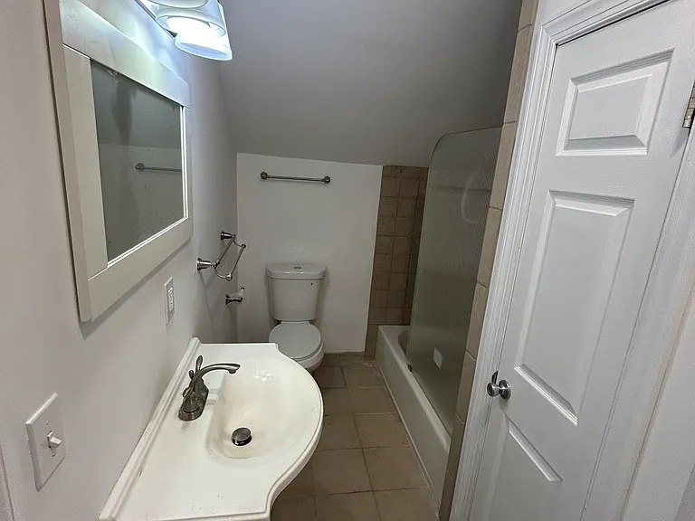 Jack & Jill bathroom between bedrooms