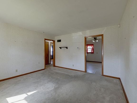 3rd image of 2541 N Minneapolis Ave