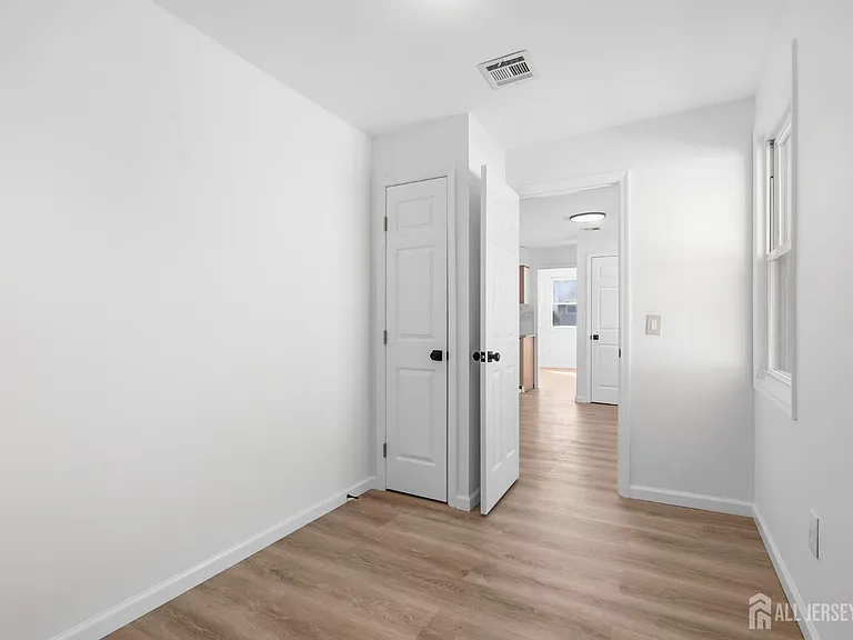 250 Brookside Ave — Photo 15