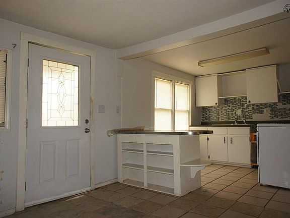 2nd image of 2126 Avenue K