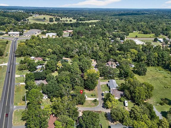 2nd image of 2206 Robbins Dr