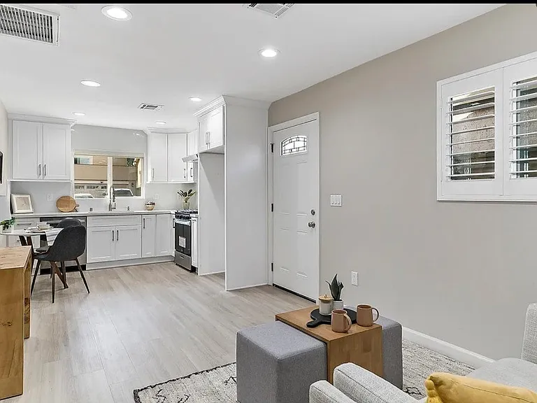 2720 E Melissa St #B — Photo 2