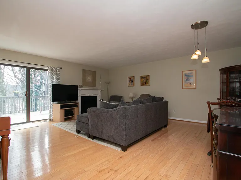 3451 Londonderry Ct — Photo 5