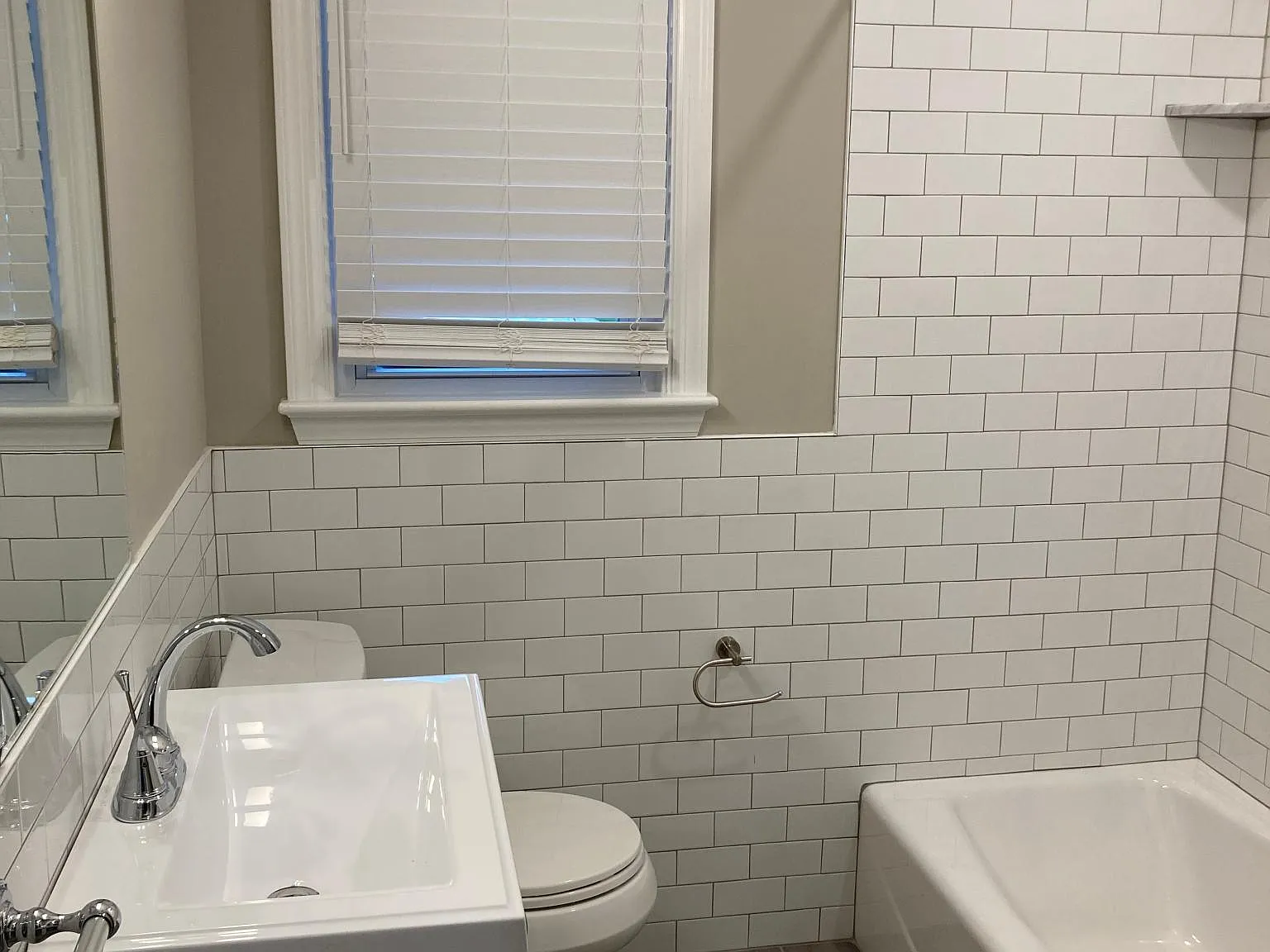 3 bed, 1000 sqft, $2,895 — Photo 3