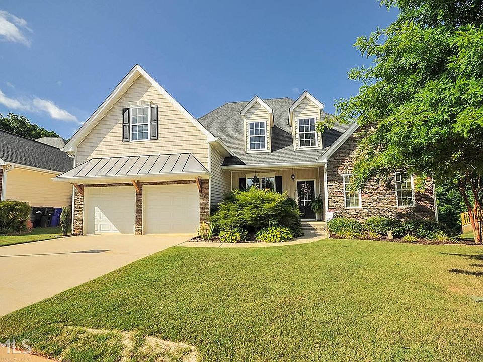 1st image of 27 Village Park Dr