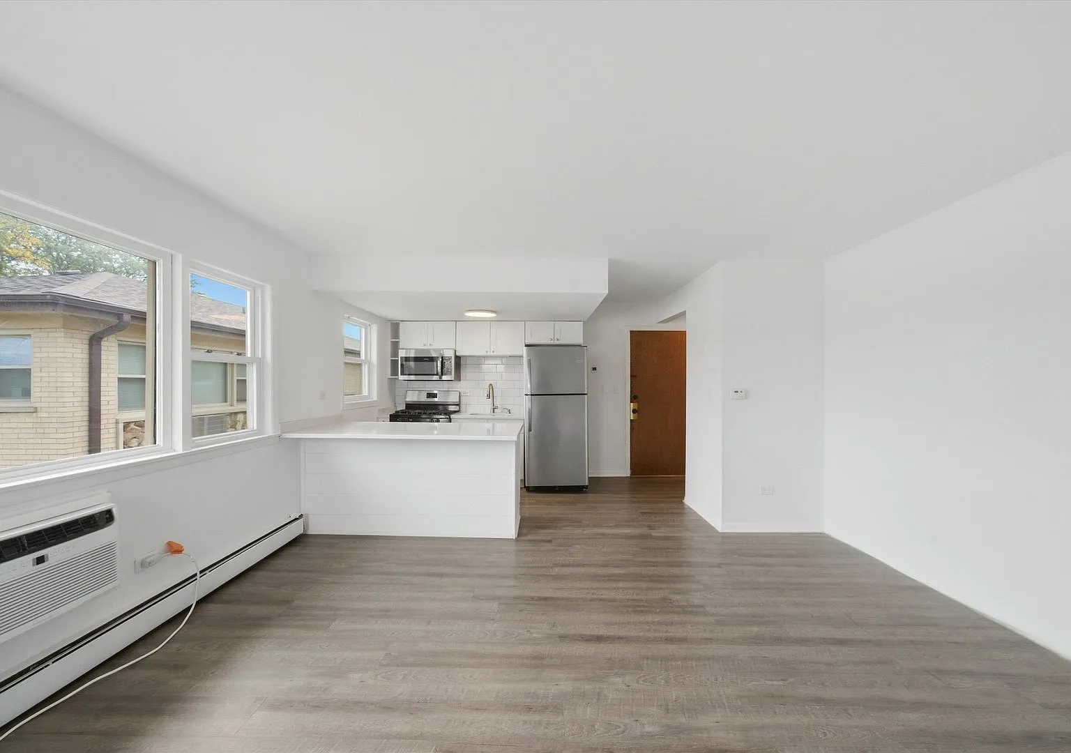 1 bed, 700 sqft, $1,695 — Photo 2
