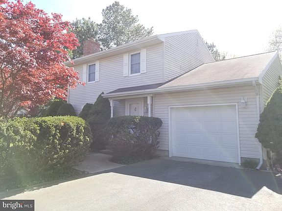 2nd image of 23 Manor Dr