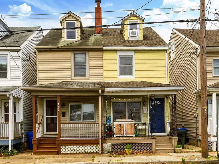 466 Logan Ave — Photo 1