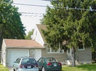 7 21st Ave, Bay Shore, NY 11706