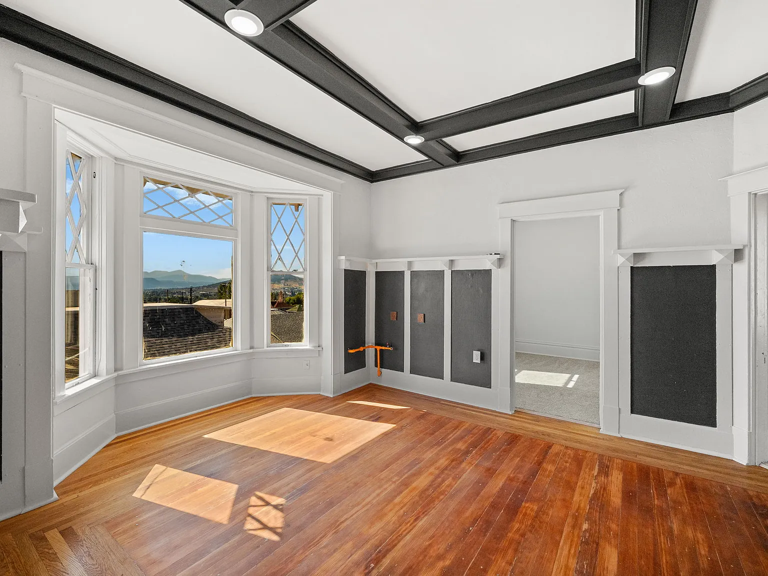 725 Maryland Ave — Photo 3