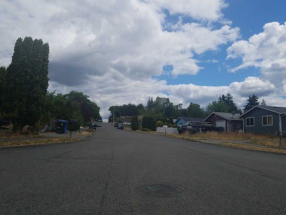 4th image of 1742 S 52nd St