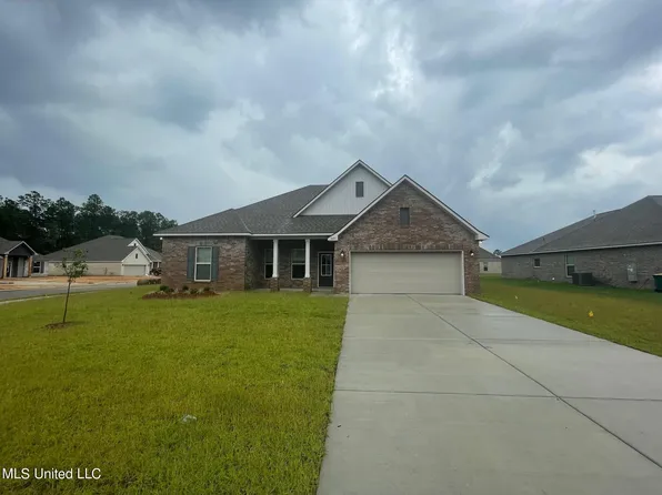 11445 Memphis Cir, Ocean Springs, MS 39564