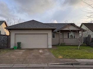 655 Arthur Ave, Cottage Grove, OR 97424
