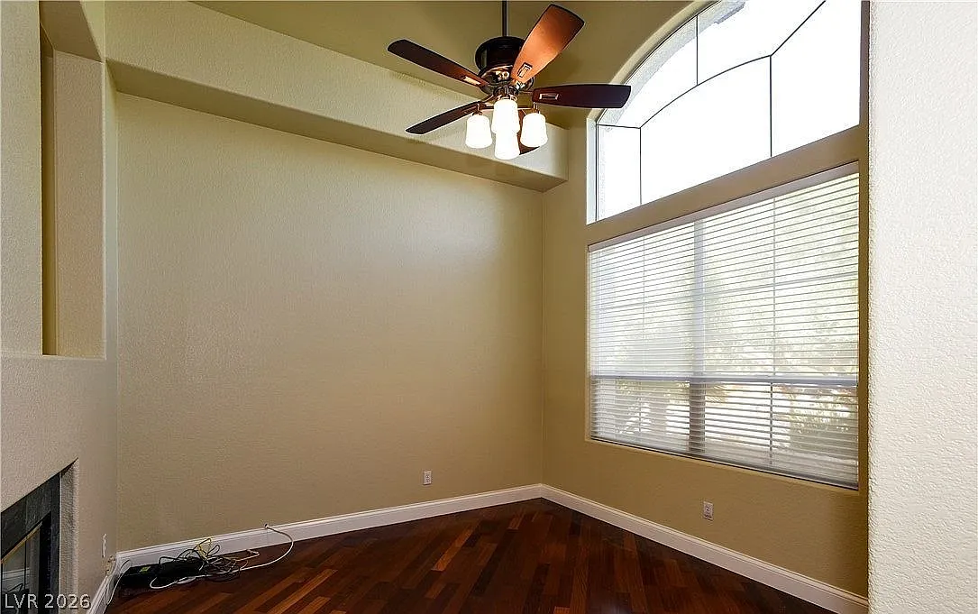4 bed, 4.5 bath, 3946 sqft, $9,000 — Photo 3