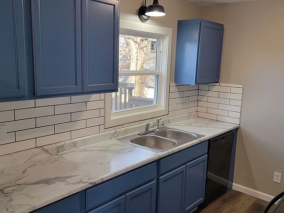 3rd image of 400 N Gallatin St