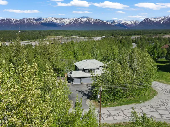 8571 E Queensboro Ave, Palmer, AK 99645