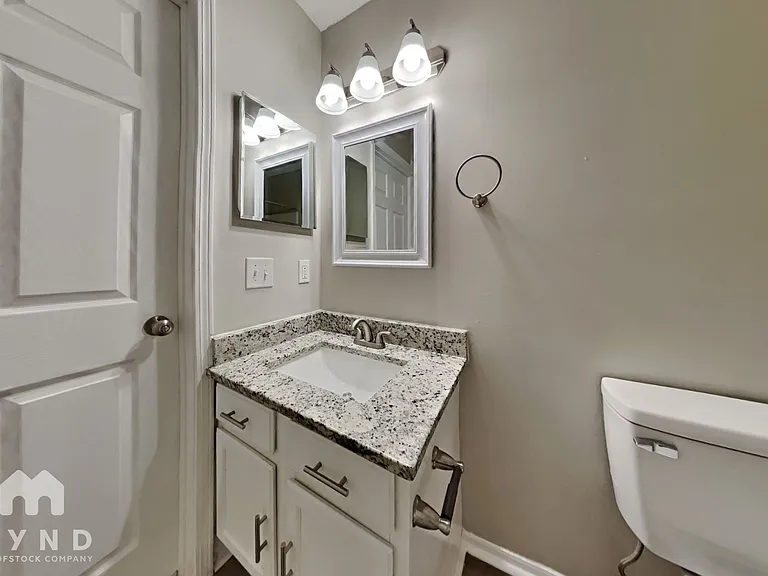 580 Staffordshire Dr — Photo 12
