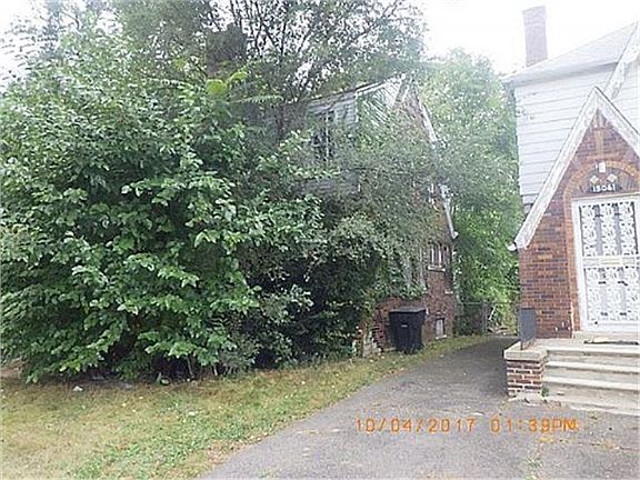 2nd image of 15055 Sorrento St
