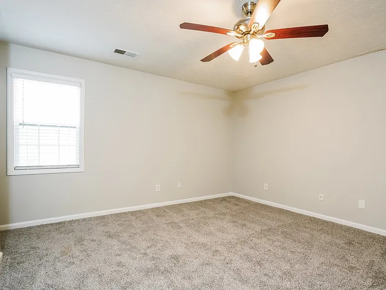 4877 Plymouth Trce — Photo 11