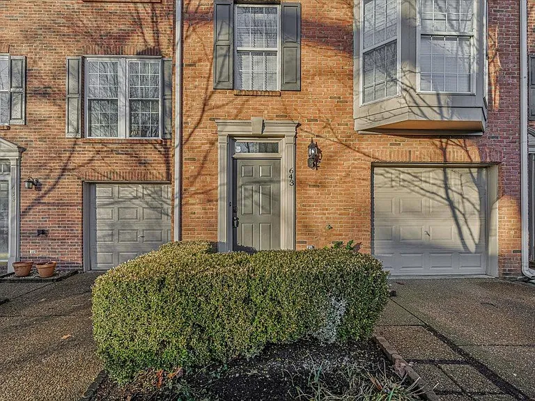 643 Huffine Manor Cir — Photo 1