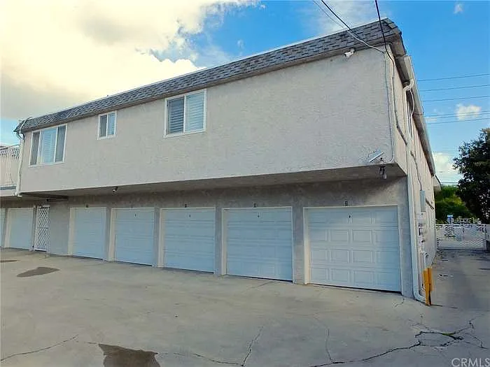 1725 Loma Ave #3 — Photo 18