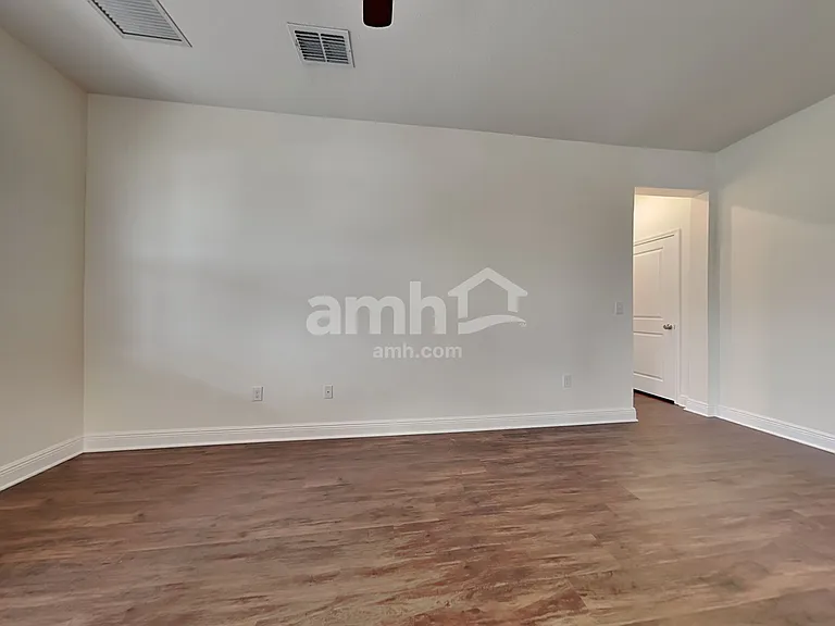 27695 Saint Andrews Ave — Photo 9
