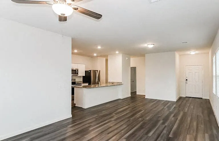 The Nexus at Kingsland Heights — Photo 9