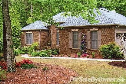 5th image of 375 Longwood Pl