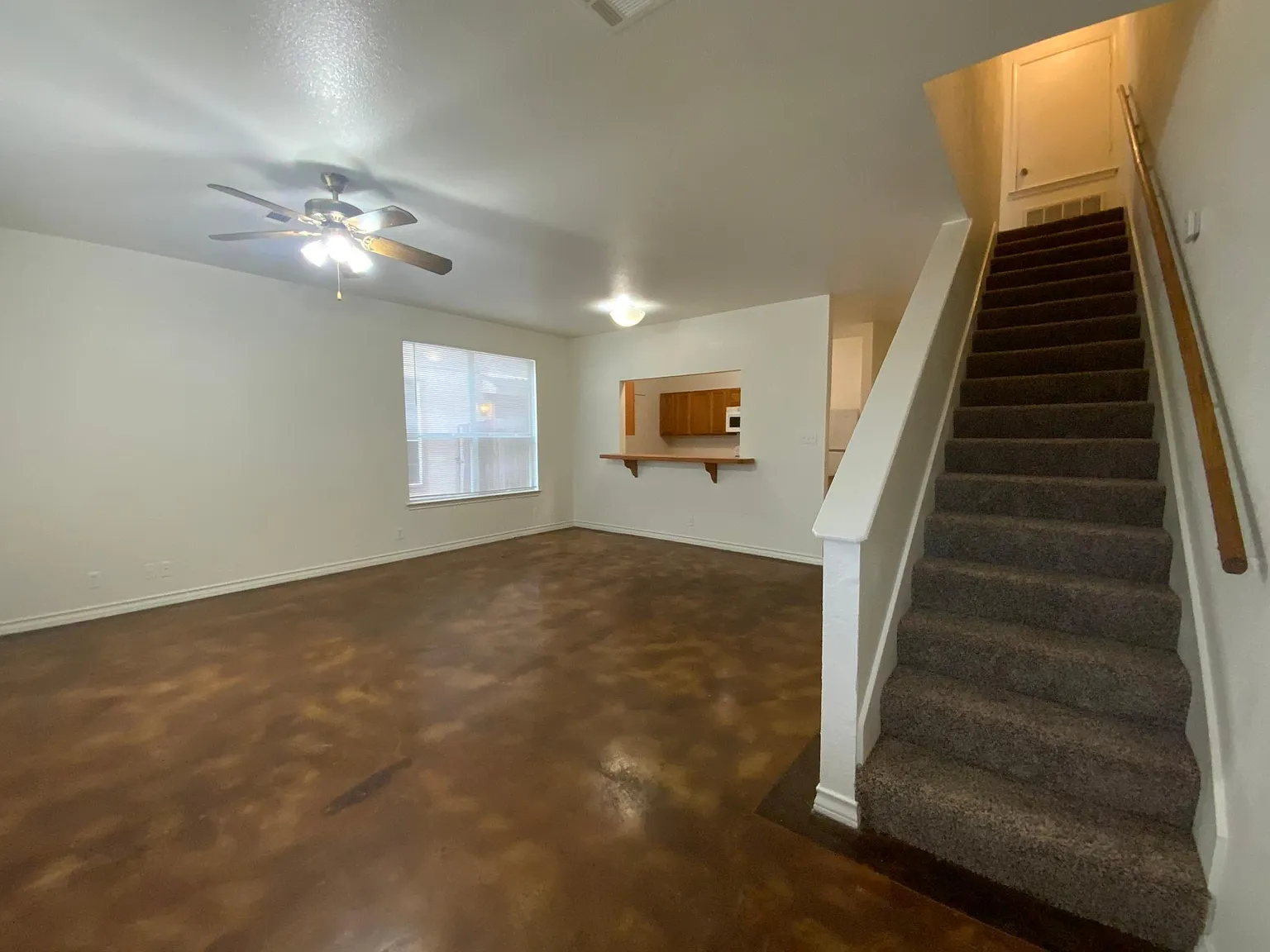 3 bed, 1730 sqft, $1,395 — Photo 2