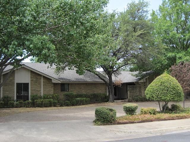 1st image of 7040 Hillwood Ln