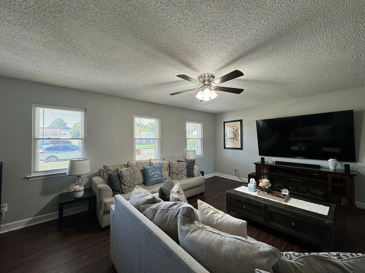 Spacious Home with Two Living Areas, Fenced Backyard & 2-Car Garage — Photo 2