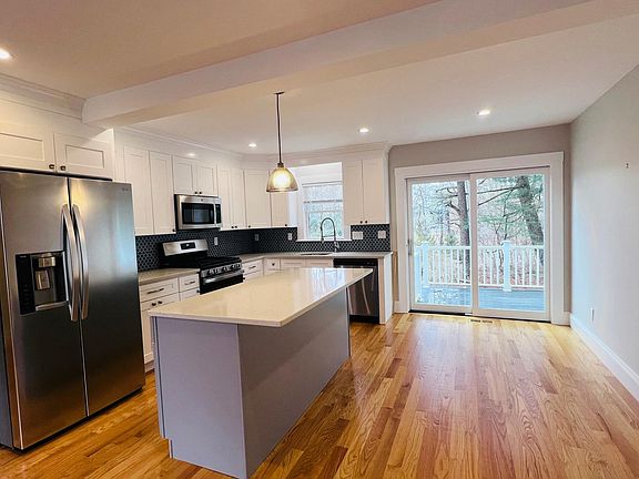 4th image of 440 Washington St #1