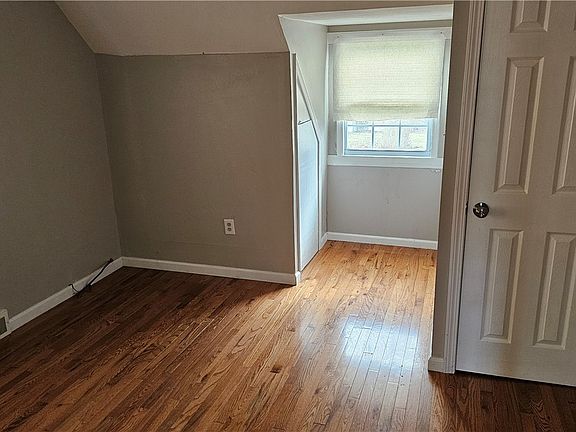 5th image of 203 Wilmont Rd