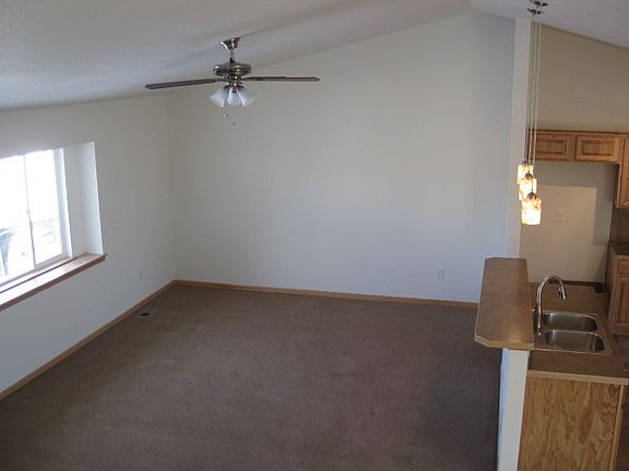 Spacious living room