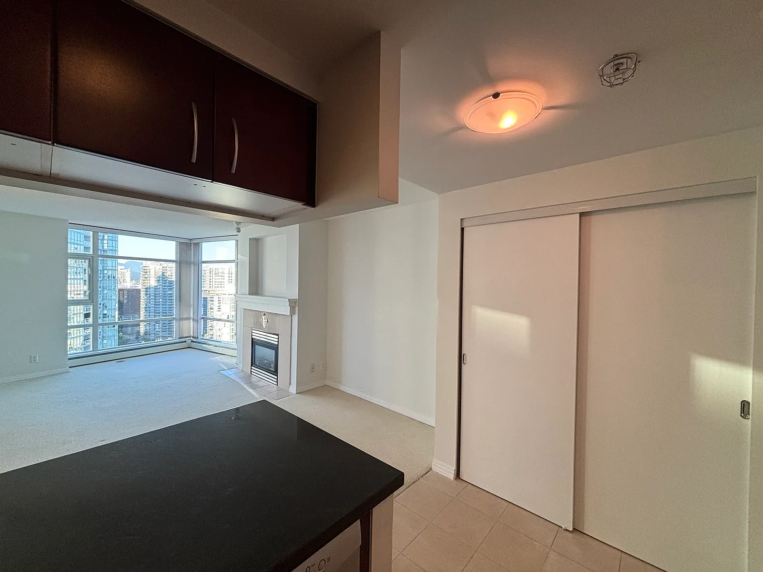 1199 Marinaside Crescent Vancouver — Photo 4