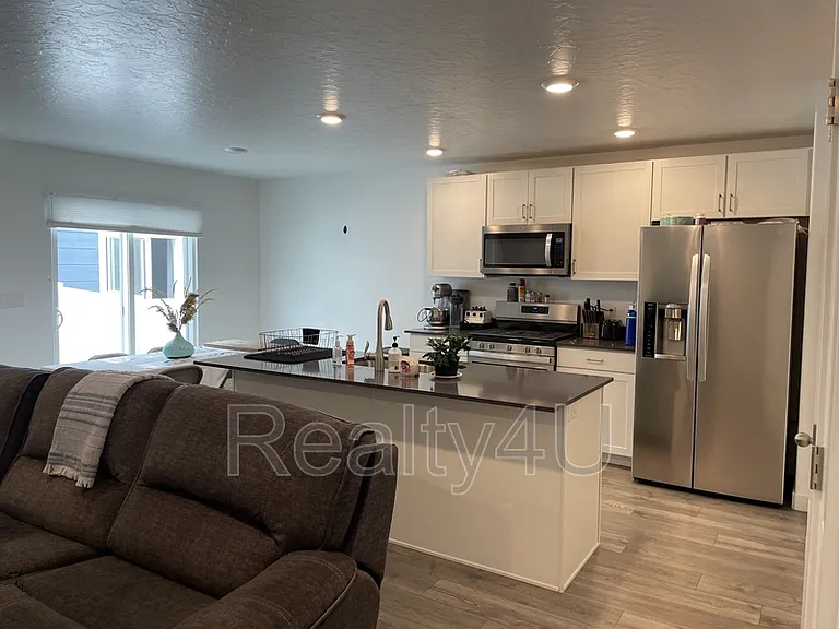 1088 E Waterway Ln #1 — Photo 5