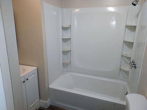 3rd image of 17 3rd St Unit 3
