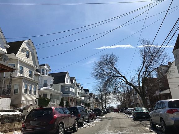 2nd image of 279 Parker St