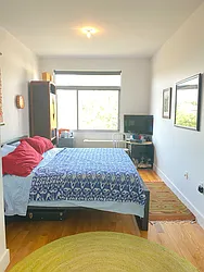 Rented by Chana Ofek, LREB